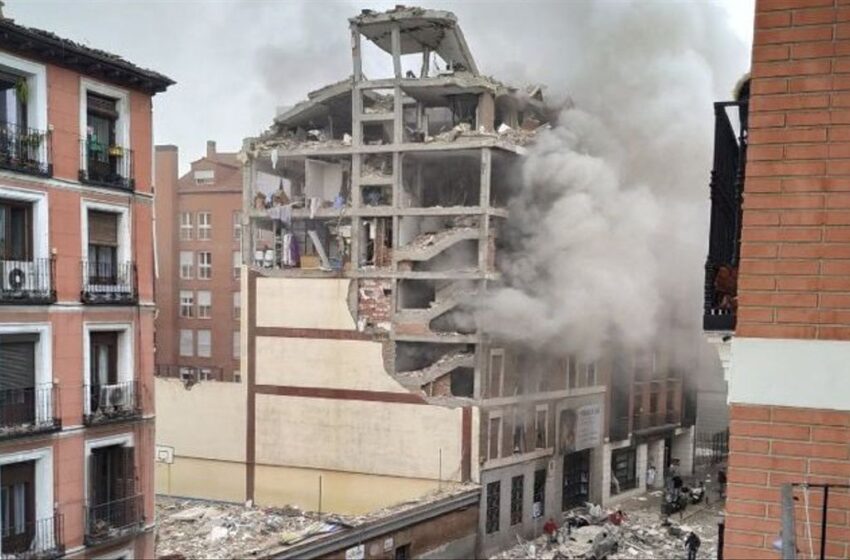  Explosión Echa Abajo Edificio Histórico Madrid, España